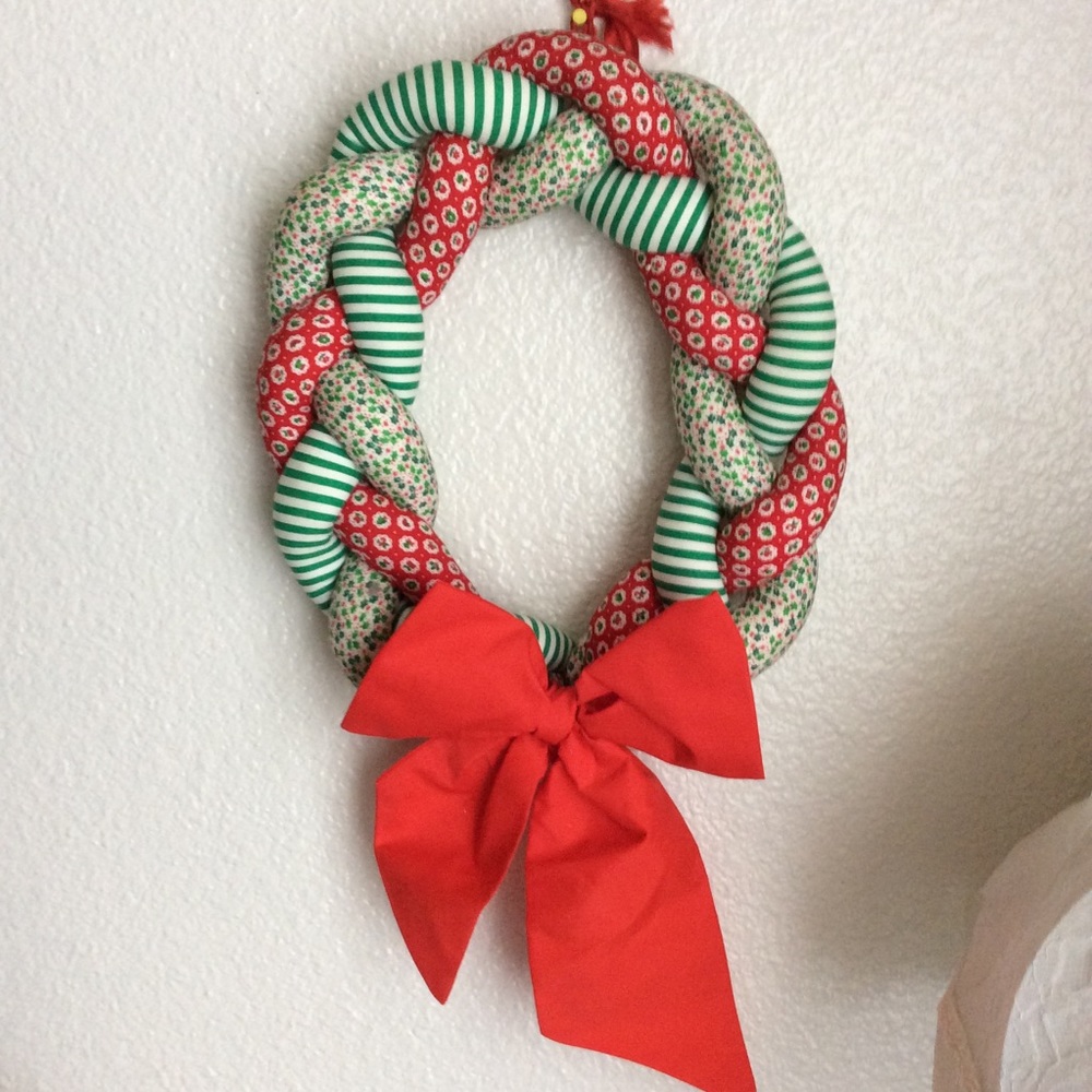Christmas Wreath Handmade Fabric - Picture 1 of 3